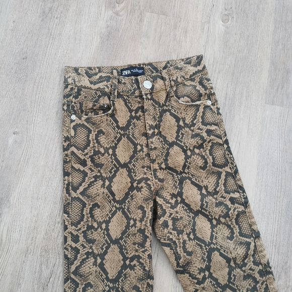 Zara snakeskin print high rise jeans - Picture 3 of 7